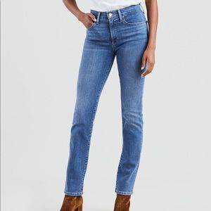 724 high rise straight jeans. Brand new with tags.